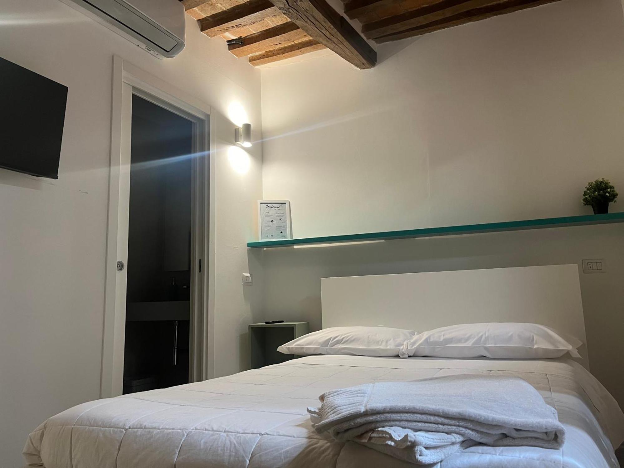 Bed and Breakfast L'Inferno Di Dante Губбио Номер фото