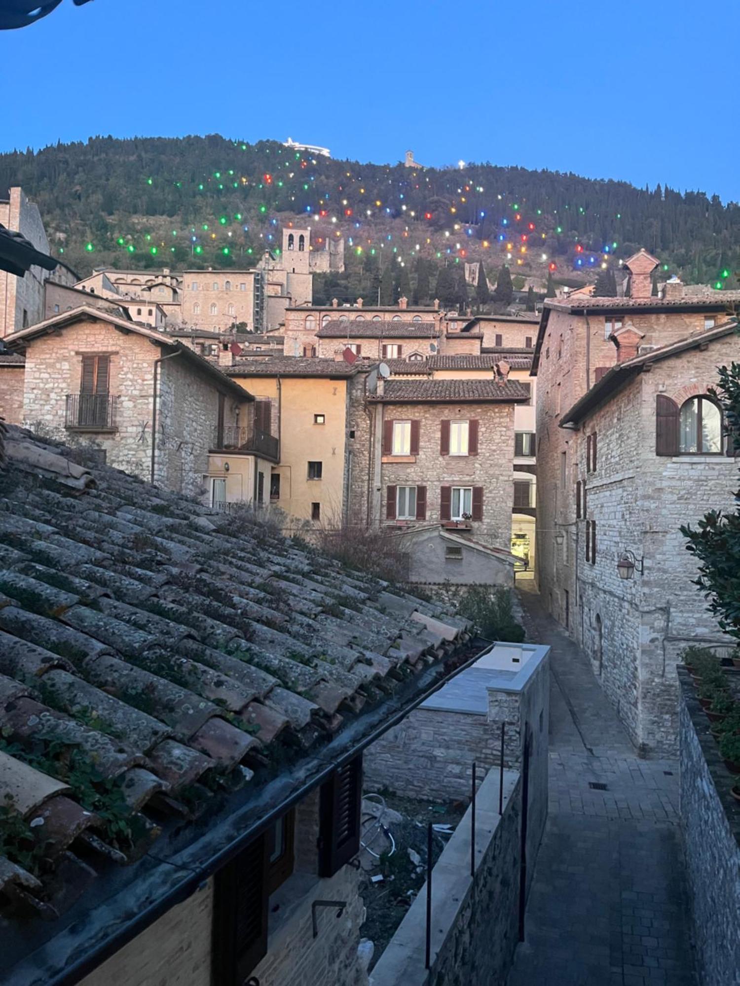 Bed and Breakfast L'Inferno Di Dante Губбио Экстерьер фото